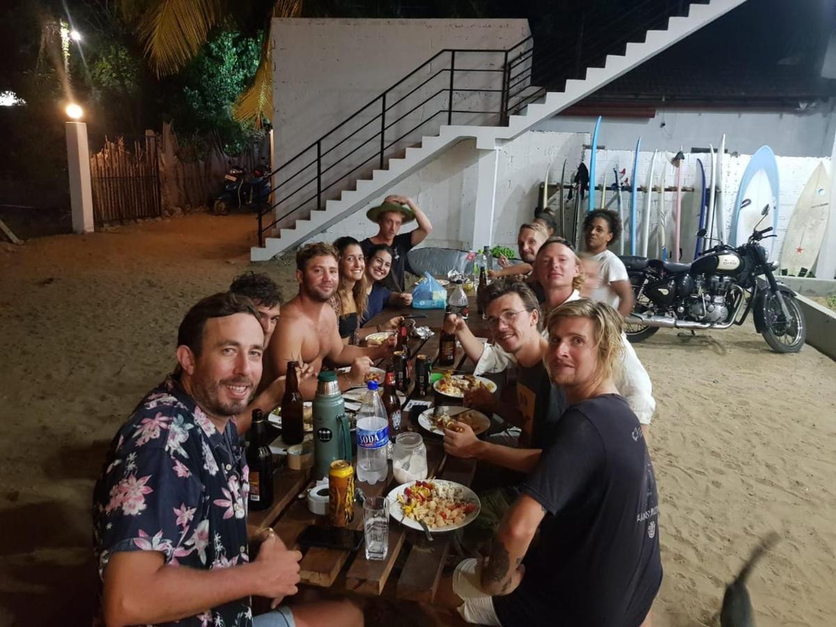 Hangover Hostels Vịnh Arugam Ngoại thất bức ảnh
