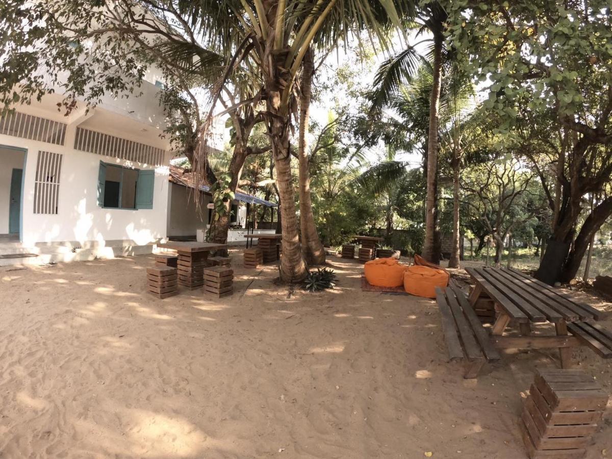 Hangover Hostels Vịnh Arugam Ngoại thất bức ảnh
