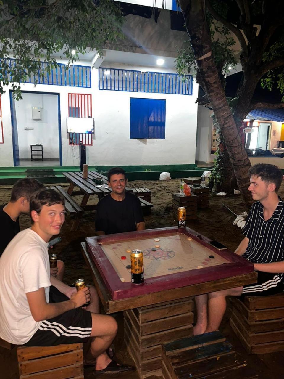 Hangover Hostels Vịnh Arugam Ngoại thất bức ảnh