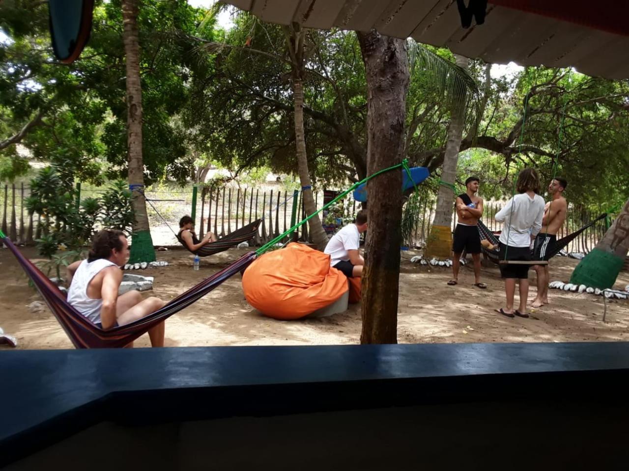 Hangover Hostels Vịnh Arugam Ngoại thất bức ảnh