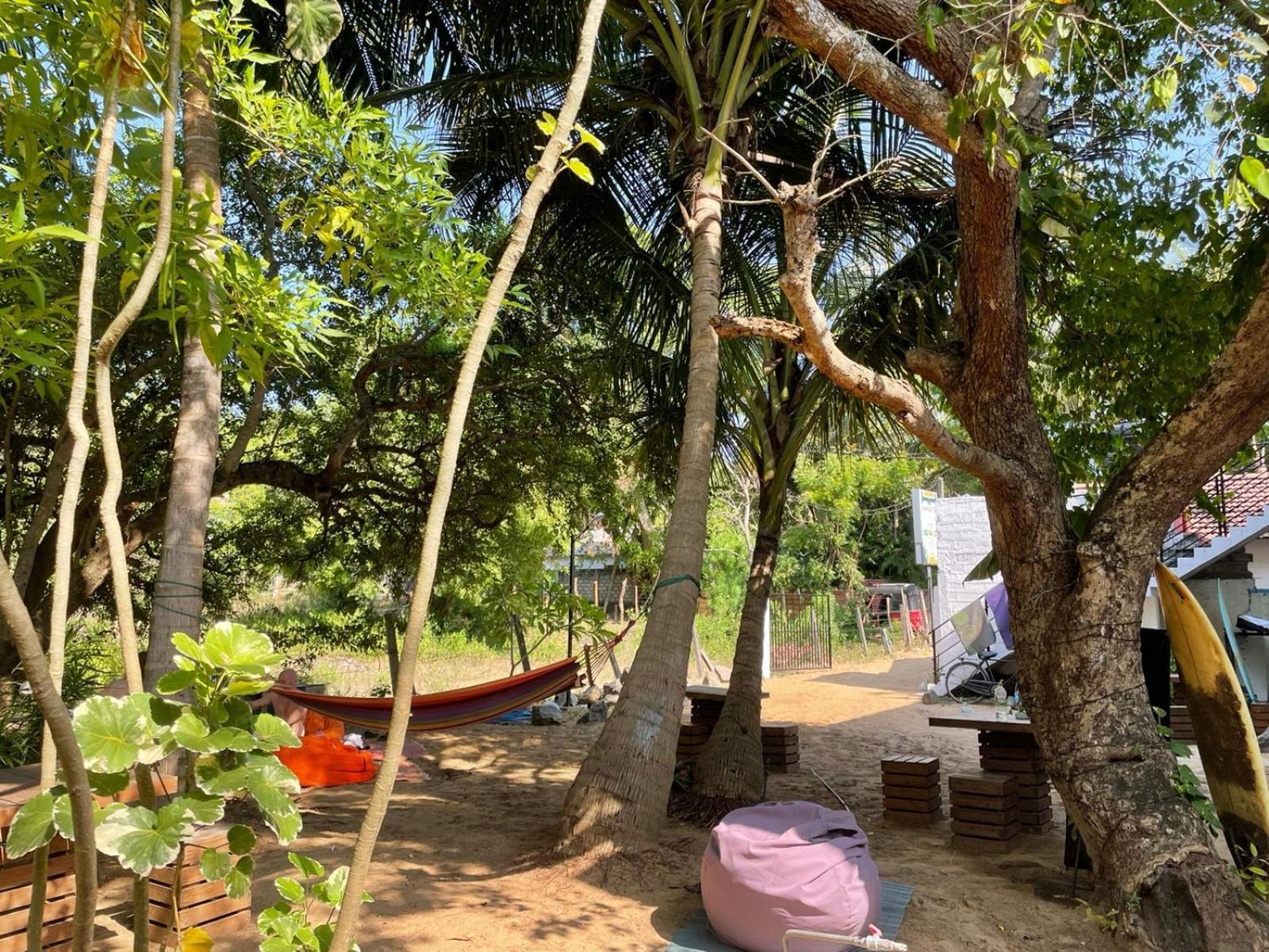 Hangover Hostels Vịnh Arugam Ngoại thất bức ảnh