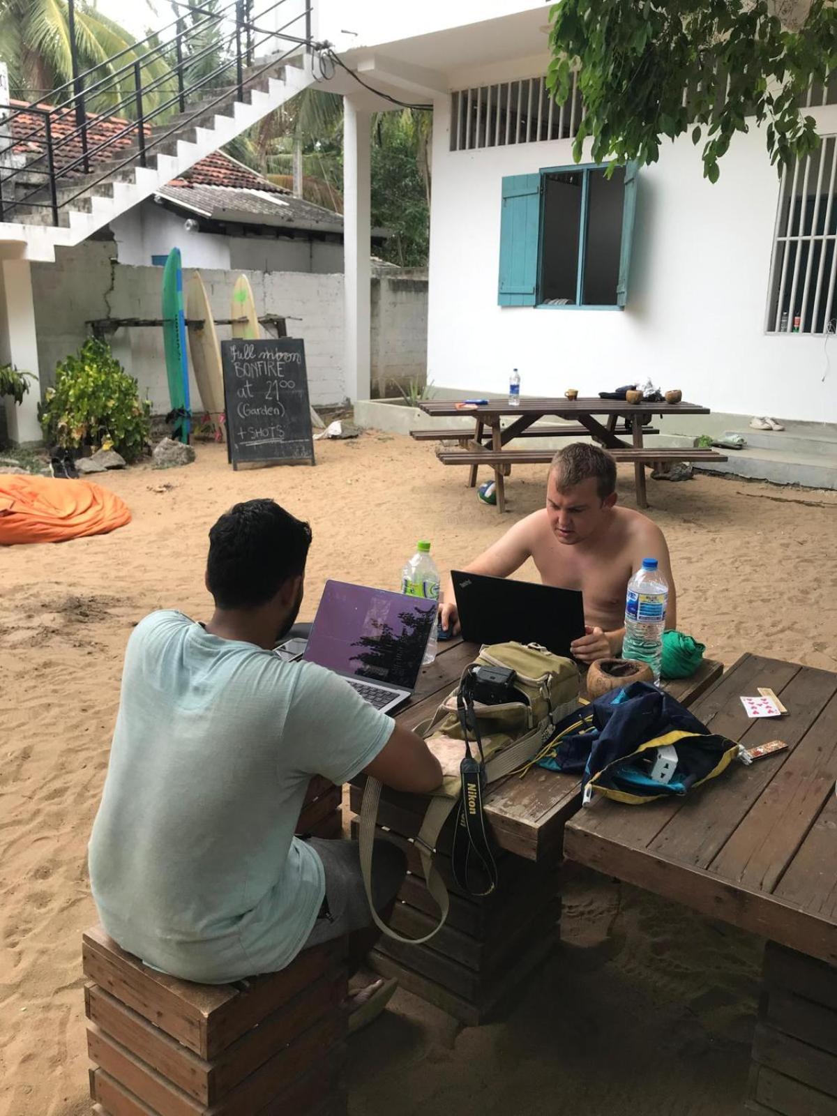 Hangover Hostels Vịnh Arugam Ngoại thất bức ảnh