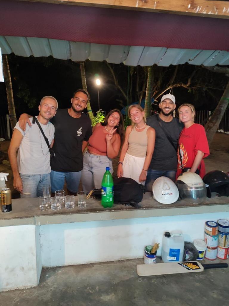 Hangover Hostels Vịnh Arugam Ngoại thất bức ảnh