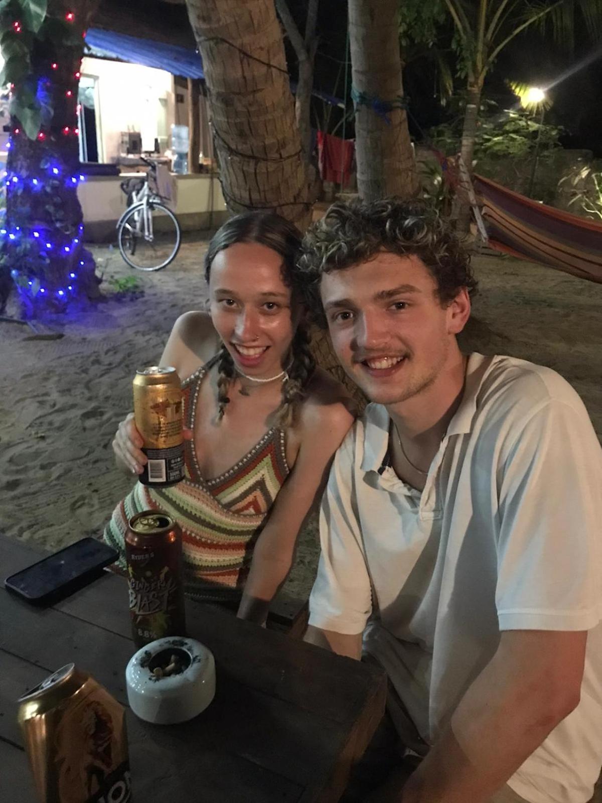 Hangover Hostels Vịnh Arugam Ngoại thất bức ảnh