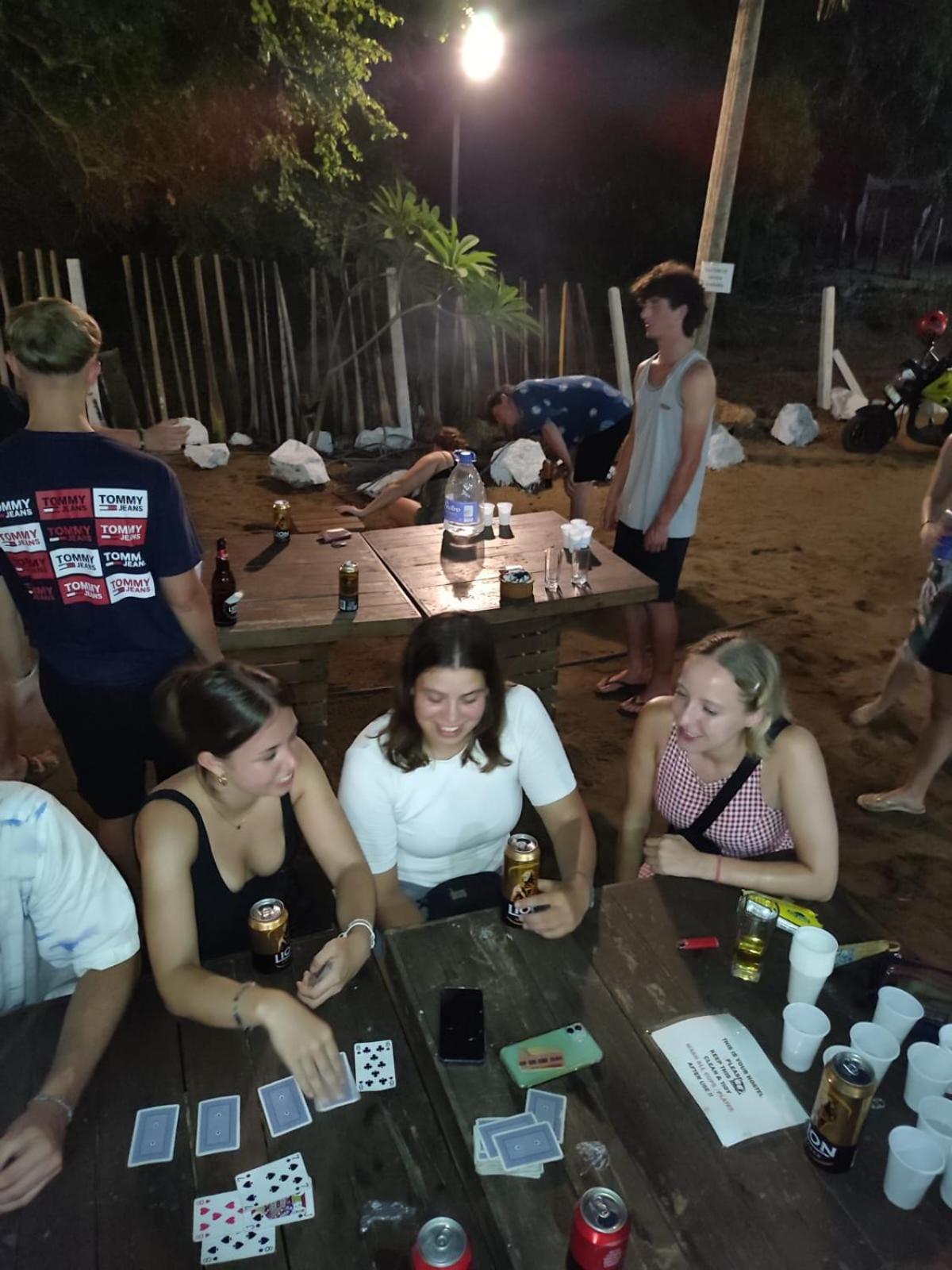 Hangover Hostels Vịnh Arugam Ngoại thất bức ảnh