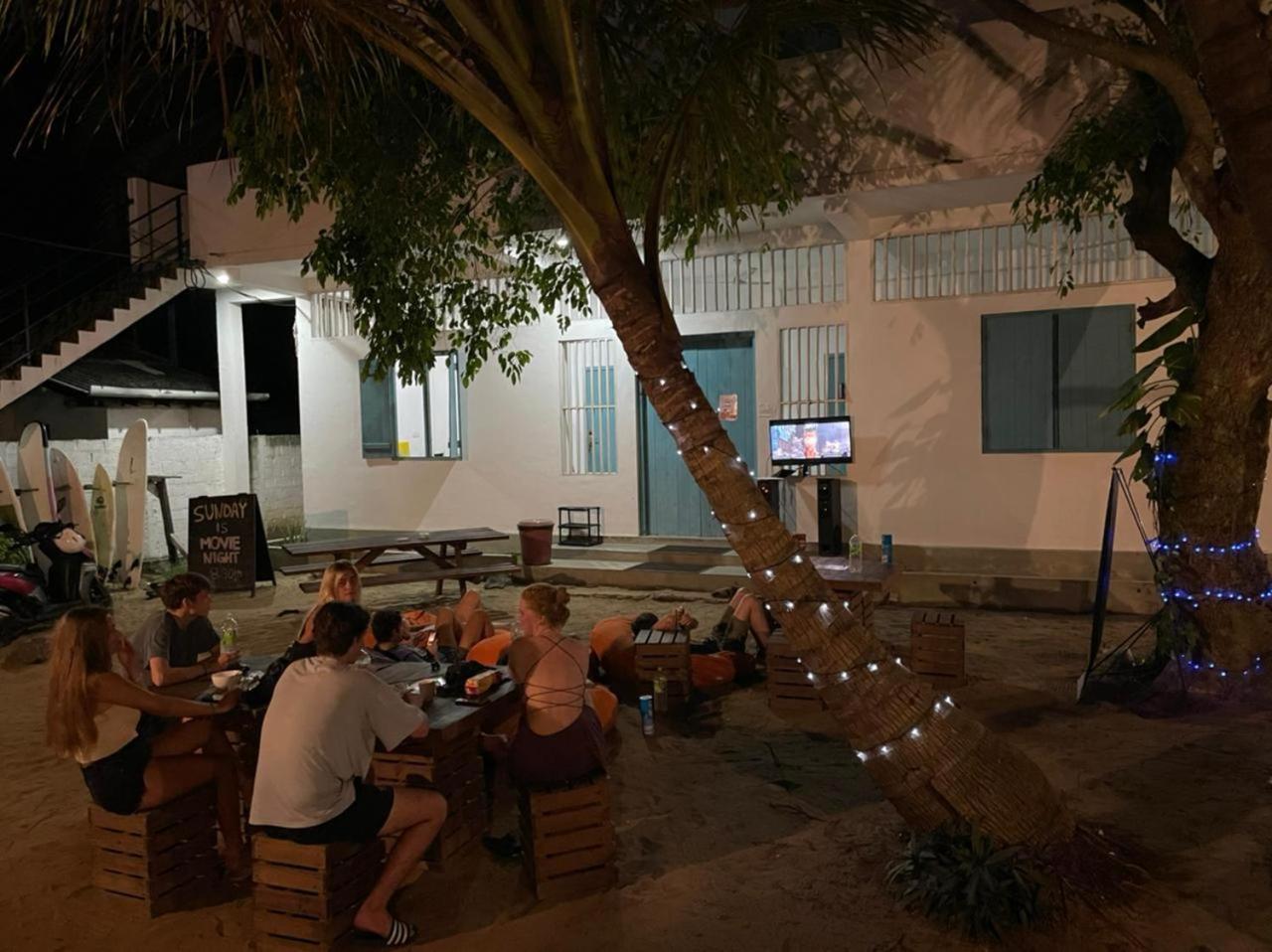 Hangover Hostels Vịnh Arugam Ngoại thất bức ảnh